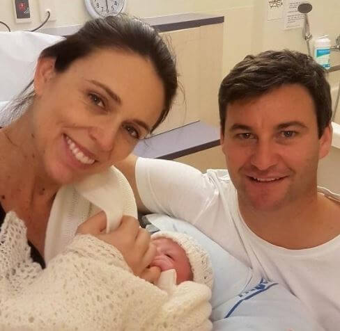 Laurell Ardern’s daughter, Jacinda Ardern, with her fiancé, Clarke Timothy Gayford, and their newborn baby Neve at the hospital.